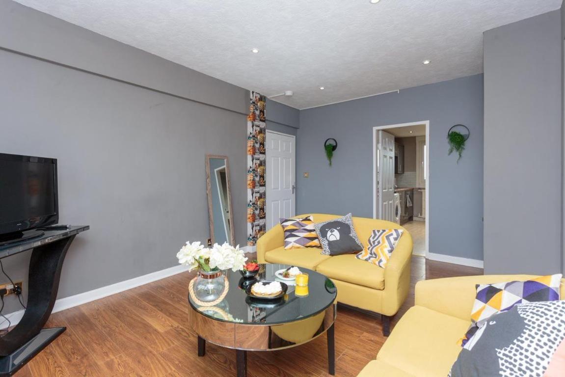 Gorgeous 3-Bed Flat, 15 Minutes To City Centre Edinburgh Exterior foto
